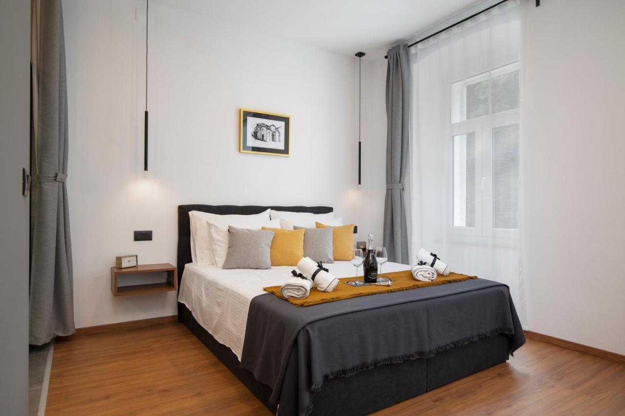 Deluxe Rooms And Apartments Korzo Pula Eksteriør billede
