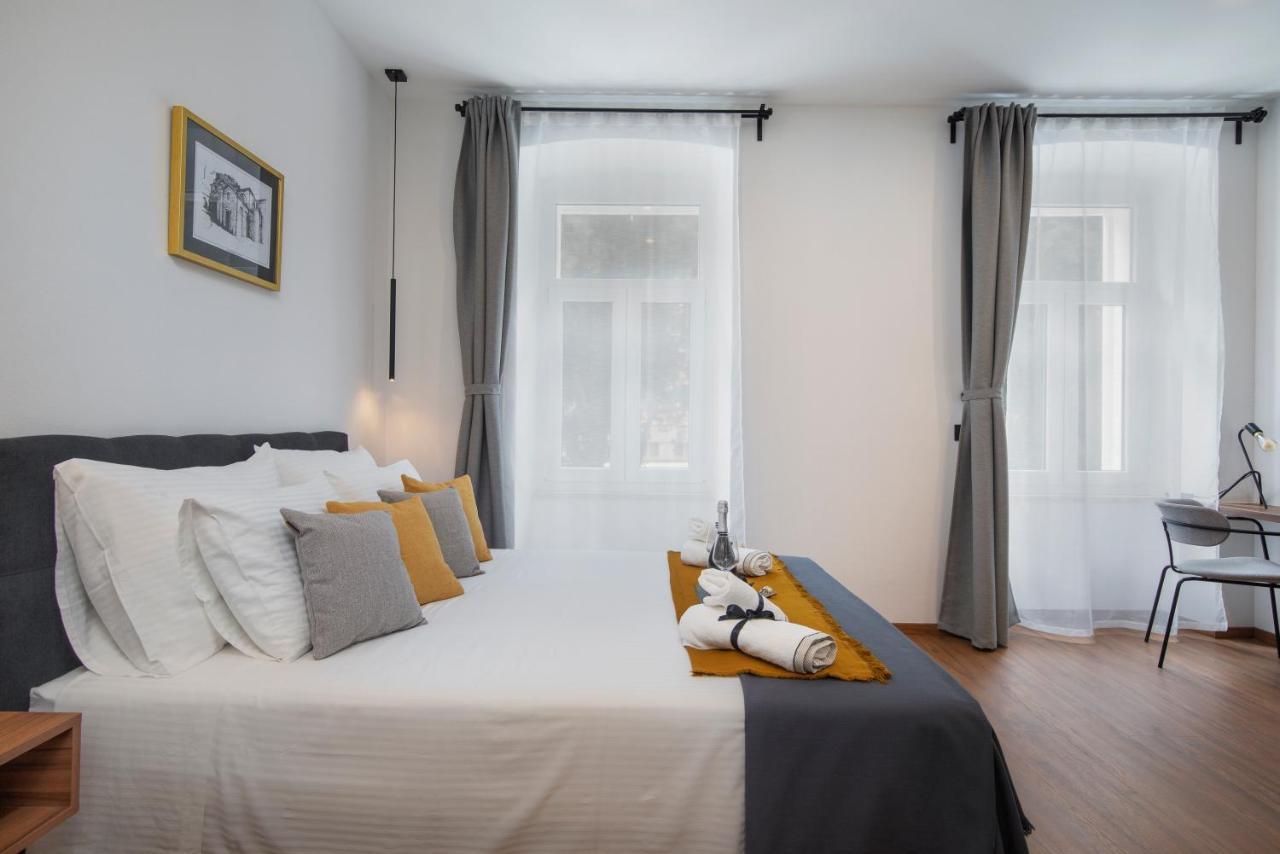 Deluxe Rooms And Apartments Korzo Pula Eksteriør billede
